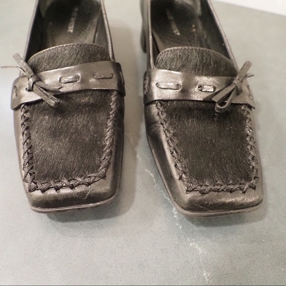 Nine West sz 6.5 black leather and calf fur heeled loafers - Picture 9 of 13
